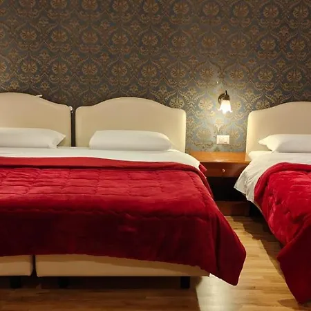 House Fenicia Pensión