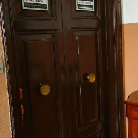 Pensión House Fenicia