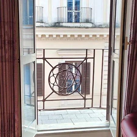 Pensión House Fenicia 4*